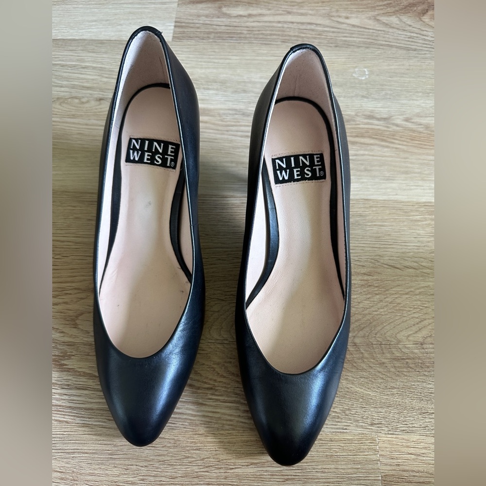 NINE WEST leather pumps worn once